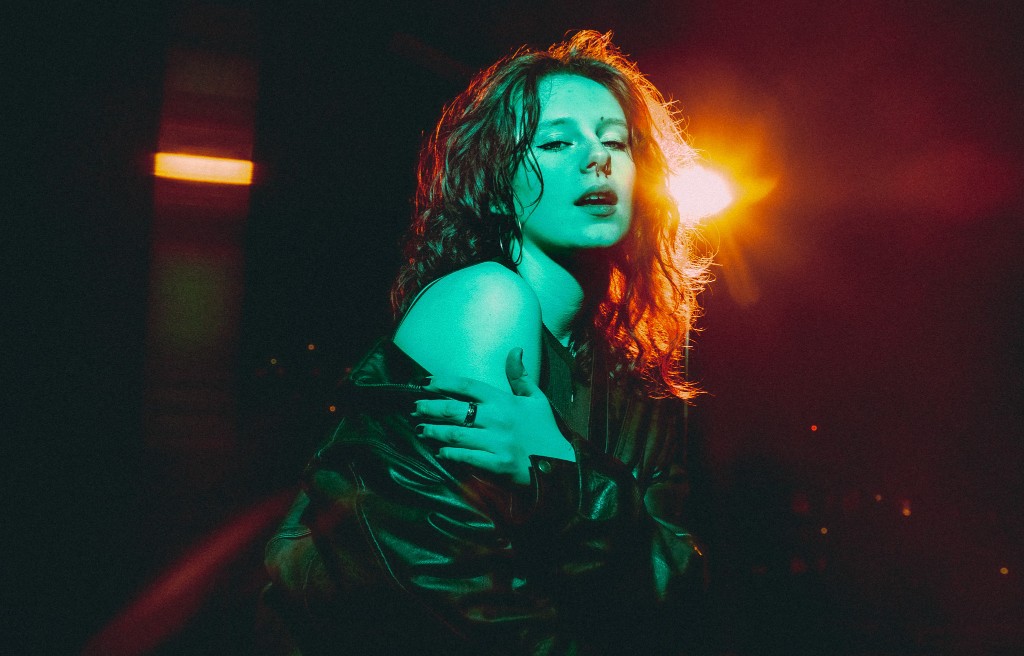 Norah Rhodes: “Pieces Of Us is verdrietig maar niet zielig”