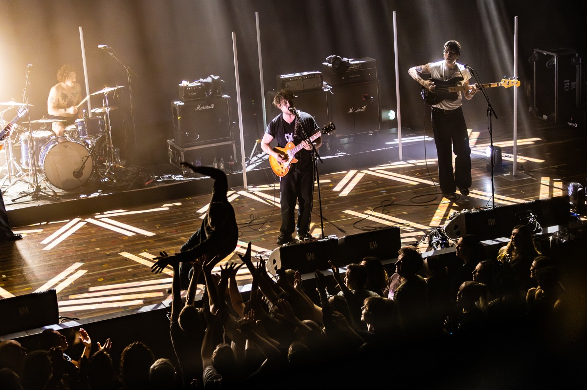 SONS en Mixed Waste spelen Maastricht plat